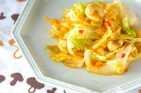 キャベツの豆板醤炒め