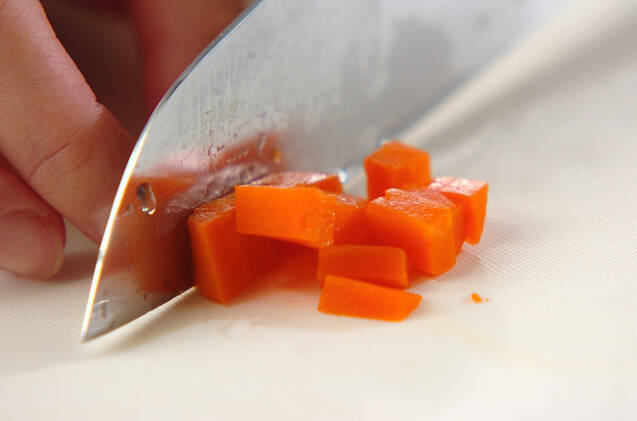 小松菜とニンジンのだし煮の作り方の手順1