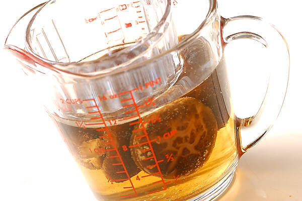 干しシイタケの煮物の作り方の手順1