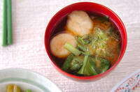 定番 小松菜と油揚げの味噌汁 レシピ 作り方 E レシピ 料理のプロが作る簡単レシピ