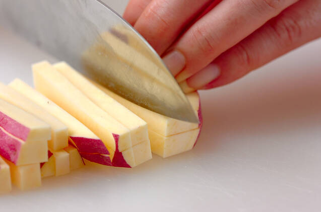 サツマイモのきんぴらの作り方の手順1