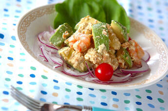 アボカドとエビのサラダ