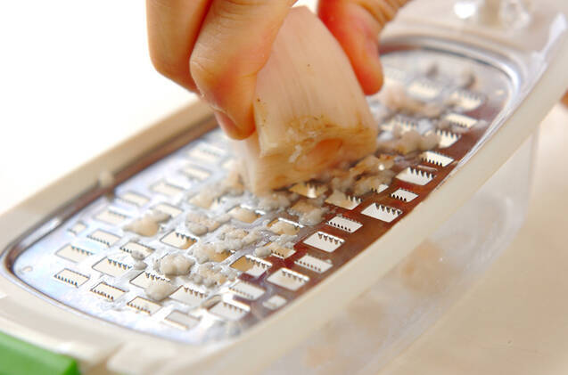 レンコンのすり流し汁　青レモン添えの作り方の手順1