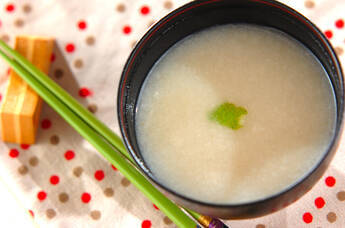 レンコンのすり流し汁　青レモン添え