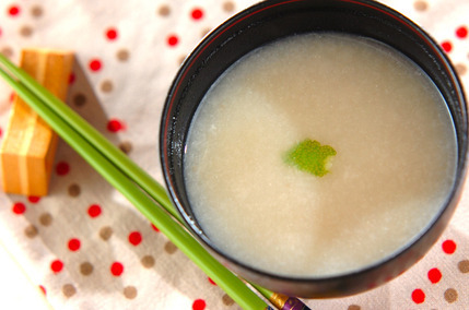 レンコンのすり流し汁　青レモン添え