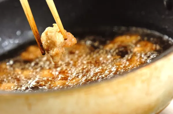 鶏軟骨の唐揚げ コリコリジューシー 大人にも子供にも定番人気！の作り方2