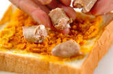 カボチャペーストのソーセージピザの作り方3