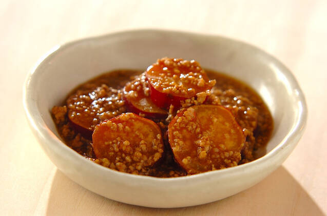 サツマイモのそぼろカレー煮