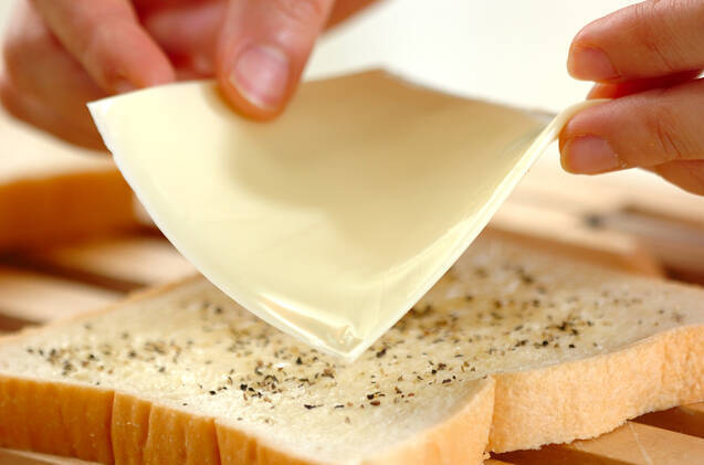 ペッパーチーズサンドの作り方の手順1