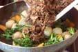 牛肉と里芋のソース炒めの作り方3