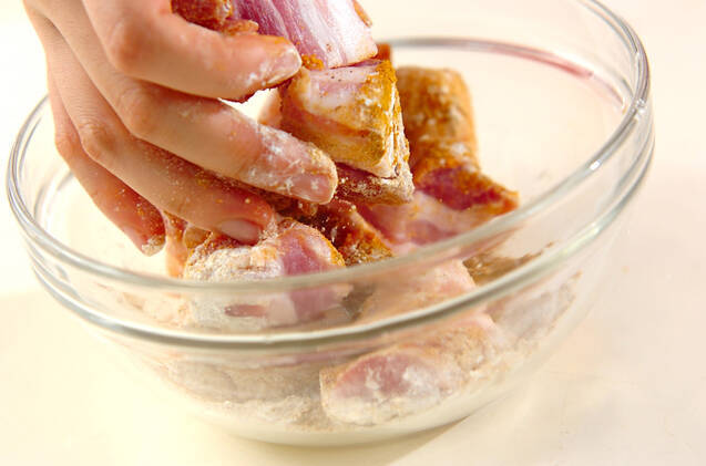 ポークカレーライス(関東)の作り方の手順1