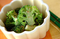 ブロッコリーのゴママヨ和え