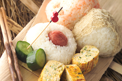 梅おにぎり レシピ 作り方 E レシピ 料理のプロが作る簡単レシピ