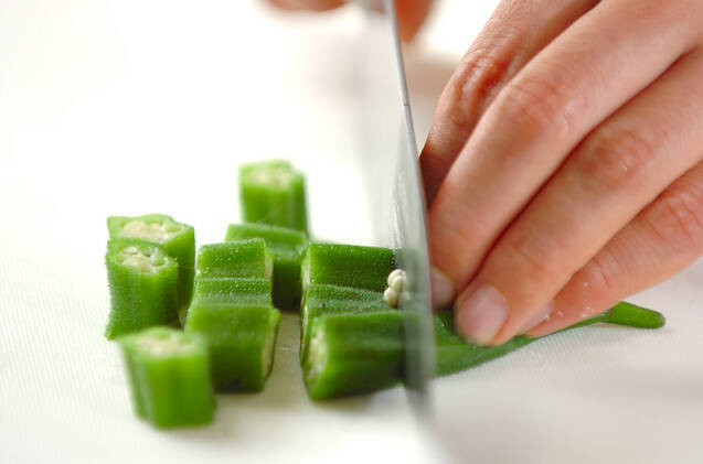 とろとろオクラ汁の作り方の手順1