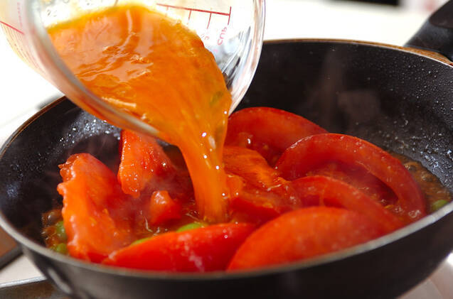 トマトと枝豆の炒め卵の作り方の手順2