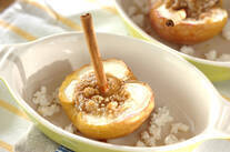 シナモン風味の焼きリンゴ