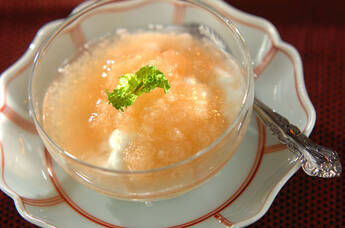 水きりヨーグルトの梨ソースがけ