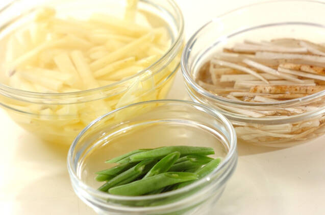 ジャガイモとゴボウのきんぴらの作り方の手順1