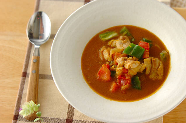 ごろごろ野菜が入ったアーモンドミルクカレー