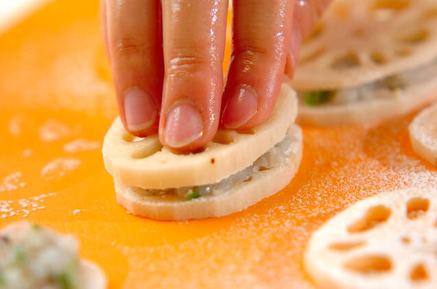 レンコンのはさみ揚げの作り方の手順5