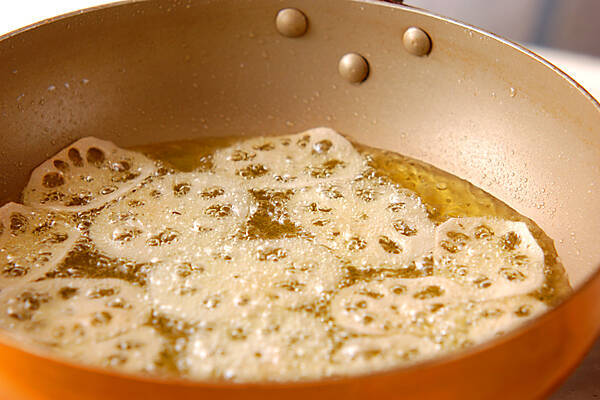 レンコンチップスの作り方の手順2