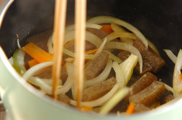 冷凍コンニャクのユッケジャンスープの作り方の手順3