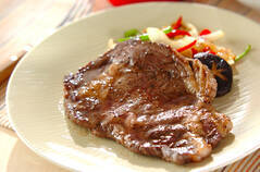 野菜添えステーキ