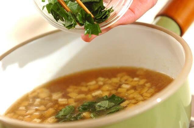 納豆の麦みそ汁の作り方の手順3