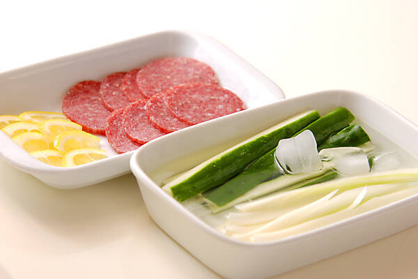 レモンのせサラミの作り方の手順2