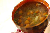 ナメコと白ネギのおろし汁