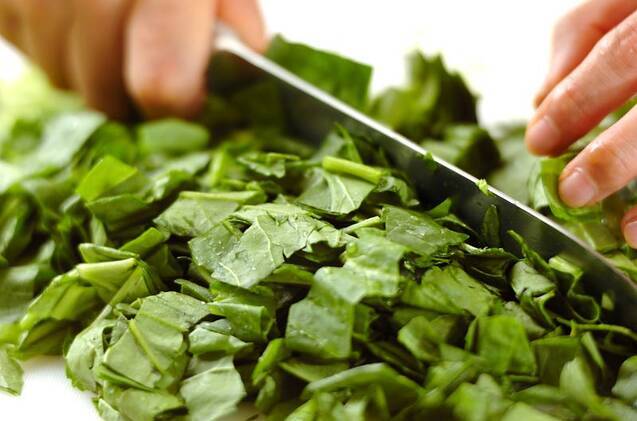 ホウレン草のグリーンチャーハンの作り方の手順1