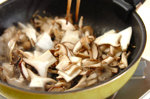 冷凍キノコの炊き込みご飯の作り方の手順2