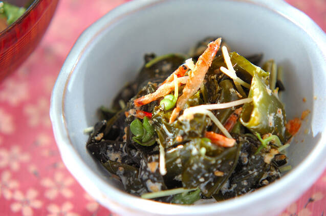 ゆでワカメと桜エビの酢の物