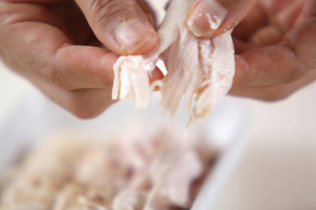 鶏ささみの梅ジソ和えの作り方の手順1