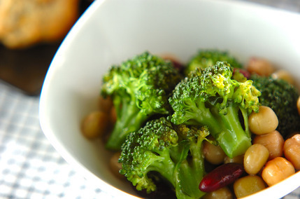 ブロッコリーと豆のサラダ