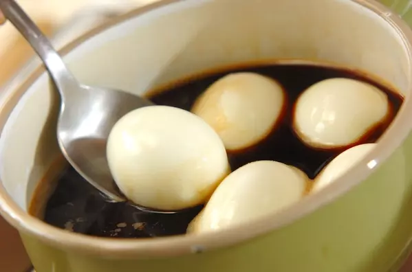 エスニック風味！オイスターソースの半熟煮卵の作り方1