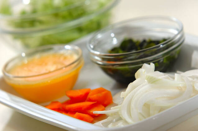 レタスのスープの作り方の手順1