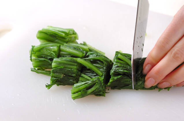 菊菜の甘ゴマ和えの作り方の手順3