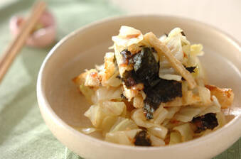 キャベツと油揚げの梅ダレ和え