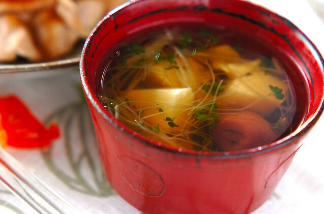 梅干し入りお吸い物