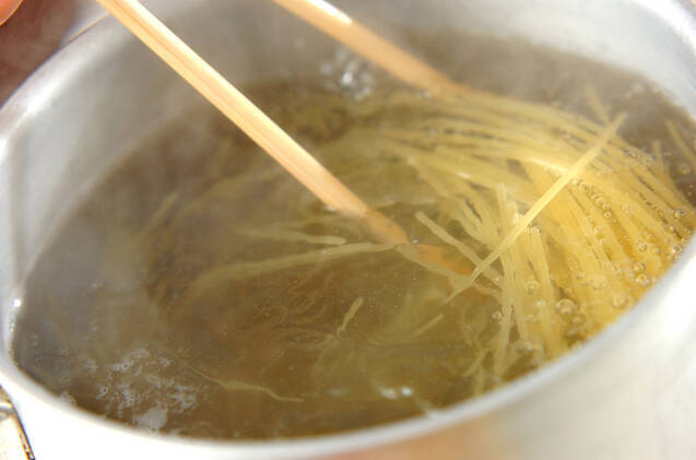 エノキ明太スパゲティーの作り方の手順2