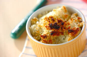 カリフラワーのパン粉焼き