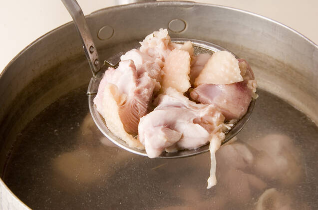 鶏煮込みサンラータンの作り方の手順1
