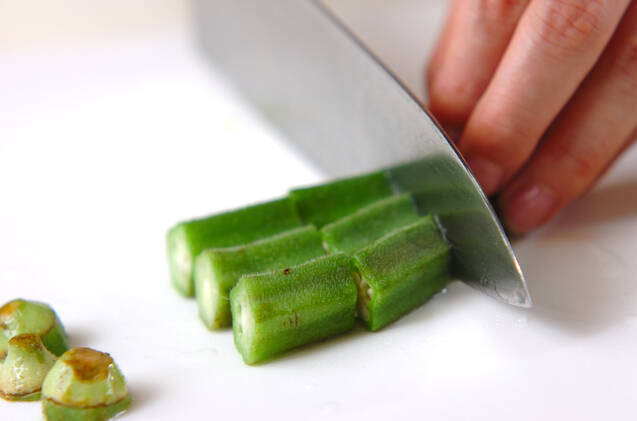 オクラの梅肉和えの作り方の手順1