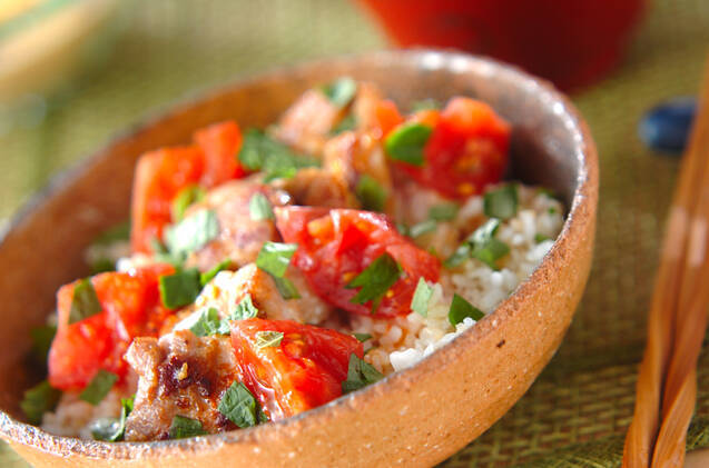 ピリ辛チキンソテー丼