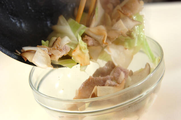 いつもの食材 豚肉とキャベツで作る！中華みそ炒め by保田 美幸さんの作り方の手順2