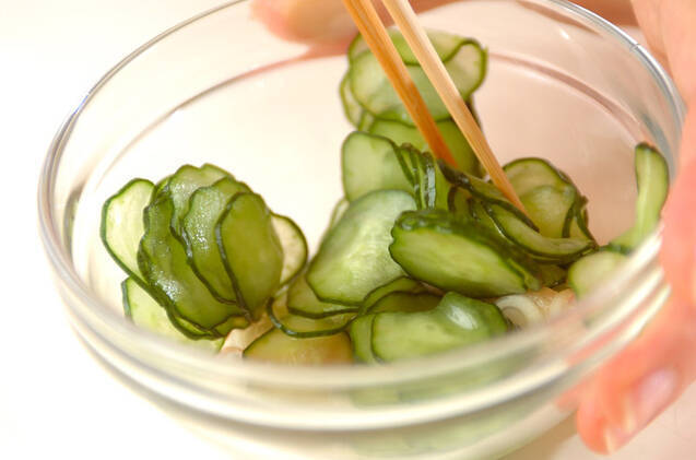 キュウリの酢の物の作り方の手順2