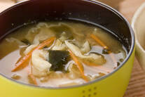 キャベツでみそ汁