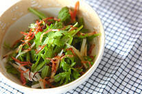 菊菜のベーコンサラダ