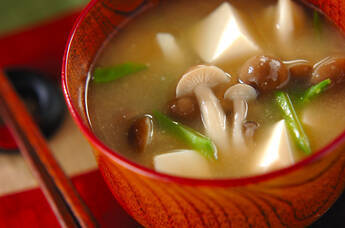 シメジと豆腐のみそ汁